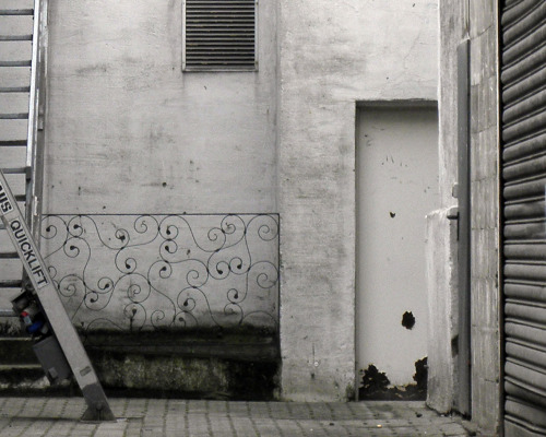 Tür und Tor, Detail aus Garagenhof